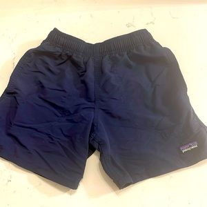 Boys Patagonia Baggies, size XS, Navy